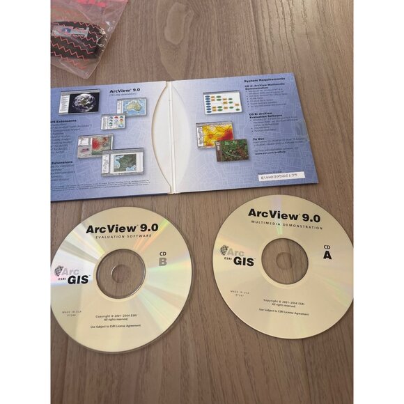 ArcView 9.0 GIS Evaluation & Multimedia Demonstration Software CDs With Case - Picture 2 of 5